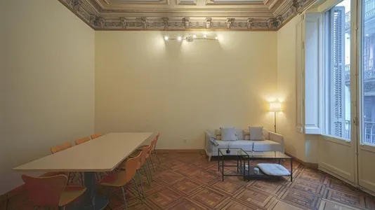 Rooms in Barcelona Ciutat Vella - photo 6