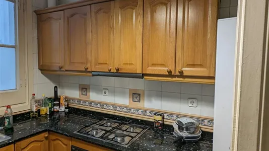 Rooms in Barcelona Ciutat Vella - photo 9