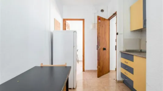 Rooms in Barcelona Ciutat Vella - photo 8