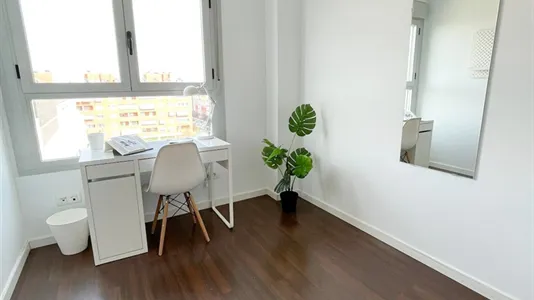 Rooms in Zaragoza - photo 8