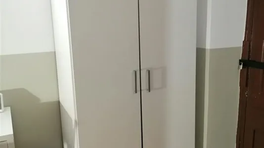 Rooms in Barcelona Ciutat Vella - photo 5