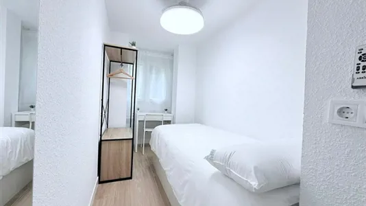 Rooms in Los Berrocales - photo 2