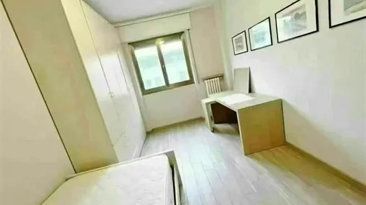 Rooms in Milano Zona 8 - Fiera, Gallaratese, Quarto Oggiaro - photo 4