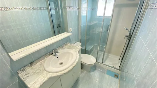 Rooms in Adaro - photo 9