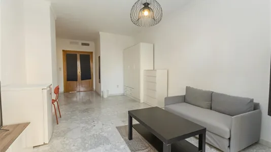 Rooms in Málaga - photo 4