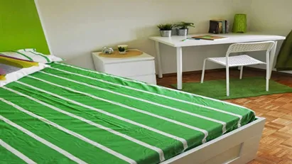 Room for rent in Milano Zona 6 - Barona, Lorenteggio, Milan