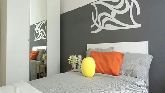 Rooms in Milano Zona 8 - Fiera, Gallaratese, Quarto Oggiaro - photo 4