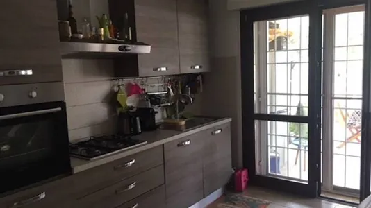 Houses in Pomezia - photo 4