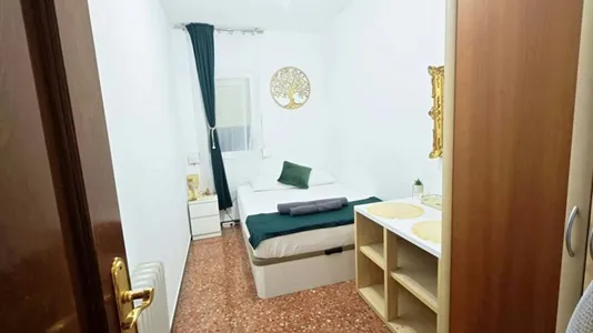 Rooms in Barcelona Eixample - photo 3