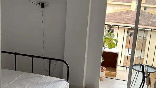 Rooms in Málaga - photo 4