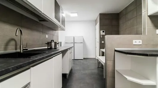 Rooms in Madrid Retiro - photo 9