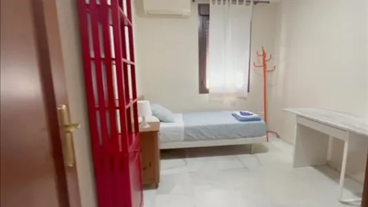 Rooms in Los Bermejales - photo 4