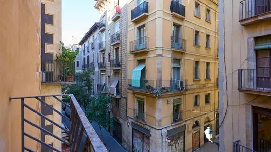 Rooms in Barcelona Ciutat Vella - photo 7