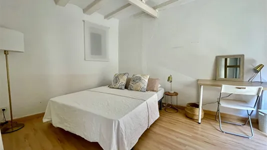 Apartments in Barcelona Ciutat Vella - photo 8