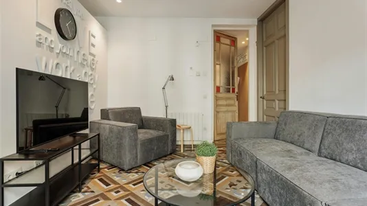 Rooms in Barcelona Eixample - photo 9