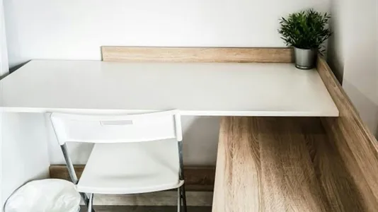 Rooms in el Camí de Vera - photo 1