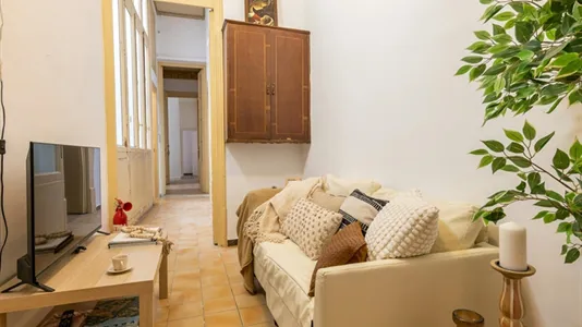 Rooms in Barcelona Ciutat Vella - photo 9