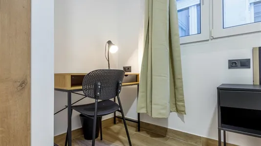 Rooms in Valencia Ciutat Vella - photo 4
