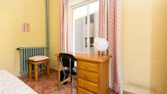 Rooms in Granada - photo 4