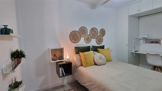 Rooms in Málaga - photo 1