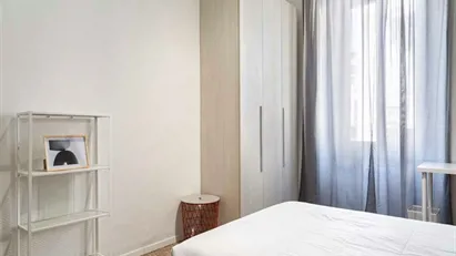 Room for rent in Milano Zona 6 - Barona, Lorenteggio, Milan