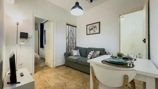 Rooms in Barcelona Sants-Montjuïc - photo 2