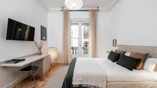 Rooms in Madrid Centro - photo 3