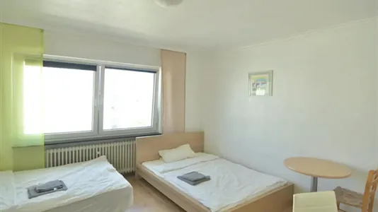 Apartments in Frankfurt Süd - photo 2