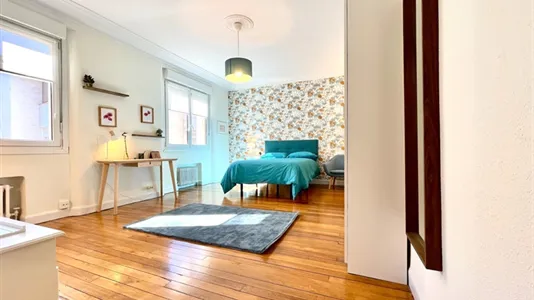 Rooms in Bilbao - photo 4