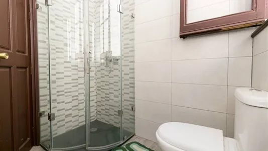 Rooms in Granada - photo 9