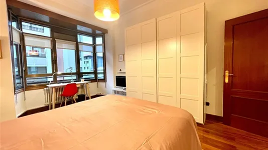 Rooms in Bilbao - photo 9