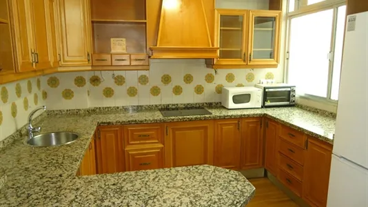 Rooms in Córdoba - photo 9