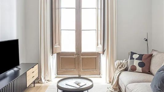 Apartments in Barcelona Ciutat Vella - photo 4