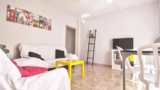 Rooms in el Camí de Vera - photo 9