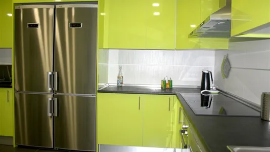 Rooms in Madrid Centro - photo 8