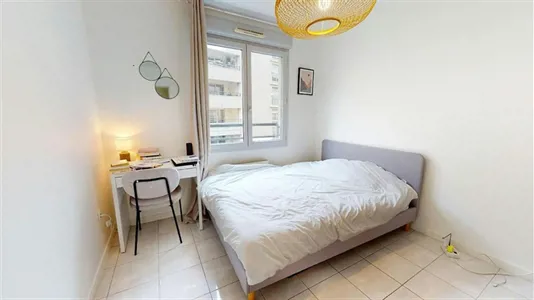 Rooms in Lyon - photo 2