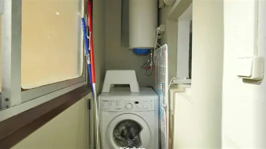 Rooms in Barcelona Ciutat Vella - photo 5