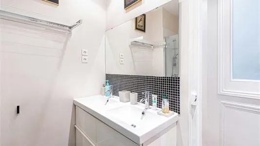 Apartments in Paris 16éme arrondissement (North) - photo 6