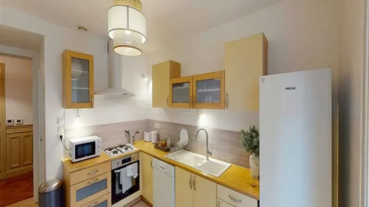 Rooms in Paris 8ème arrondissement - photo 6