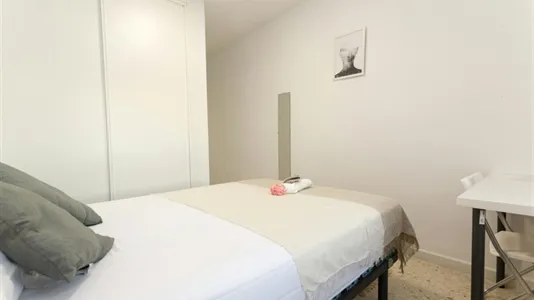 Rooms in Málaga - photo 4