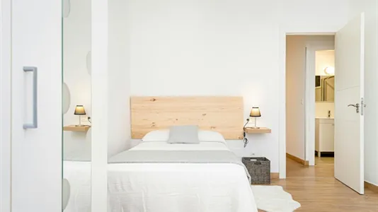 Rooms in Oviedo - photo 2