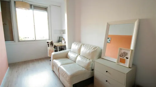 Rooms in Barcelona Eixample - photo 10
