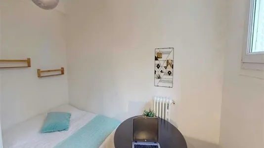 Rooms in Paris 17ème arrondissement - photo 2