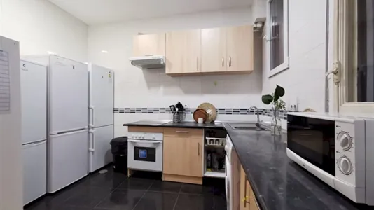 Rooms in Madrid Centro - photo 8