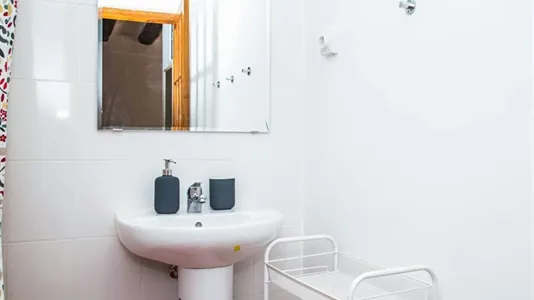 Rooms in Barcelona Ciutat Vella - photo 6