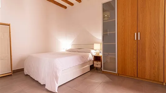 Apartments in Barcelona Ciutat Vella - photo 7