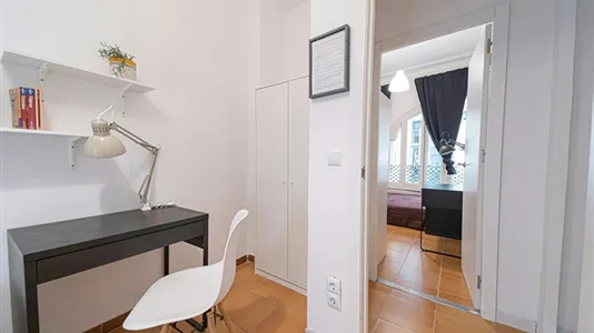 Rooms in Barcelona Ciutat Vella - photo 4