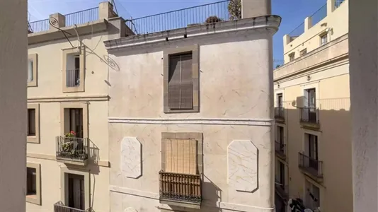 Rooms in Barcelona Ciutat Vella - photo 9