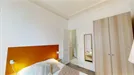 Room for rent, Paris 17ème arrondissement, Paris, &lt;span class=&quot;blurred street&quot; onclick=&quot;ProcessAdRequest(11356820)&quot;&gt;&lt;span class=&quot;hint&quot;&gt;See streetname&lt;/span&gt;[xxxxxxxxxxxxx]&lt;/span&gt;