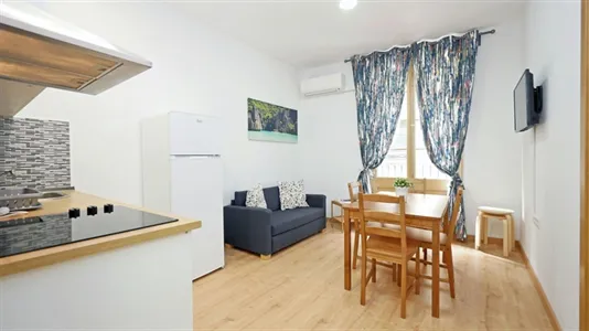 Rooms in Barcelona Ciutat Vella - photo 4